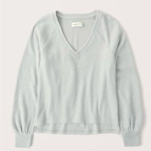 Cozy V-neck long sleeved top